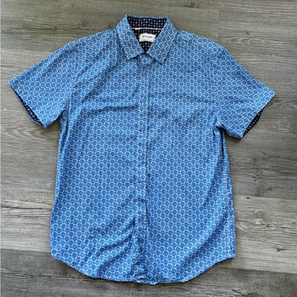 Duchamp Short-Sleeve Blue Geometric Button-Down Shirt. Men size M